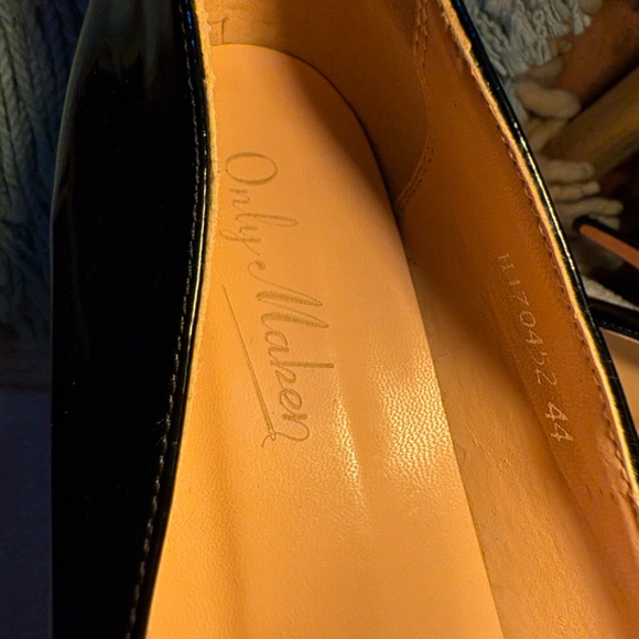 Elegant Black Platform Heels - Picture 7 of 7